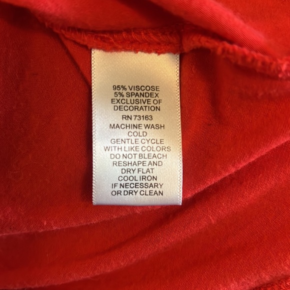 Sexy Cable & Gauge Red Clingy Top with Silver Grommets on Sleeves size Small - Picture 6 of 6